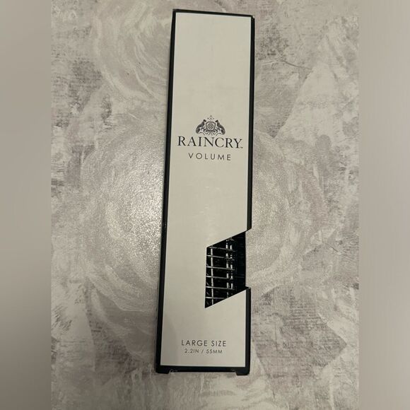 RAINCRY Magnesium Volumizing Large Barrel Brush - Picture 2 of 3